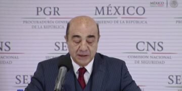 Hospitalizan a Murillo Karam; reportan estado delicado en CDMX