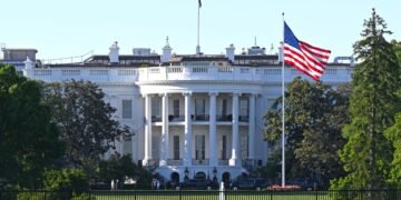 Tirador desata caos cerca de la Casa Blanca; Servicio Secreto lo neutraliza