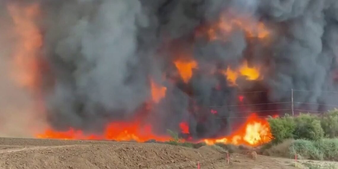 Alerta máxima en Arizona: fuego devora Buckeye y sigue avanzando sin control