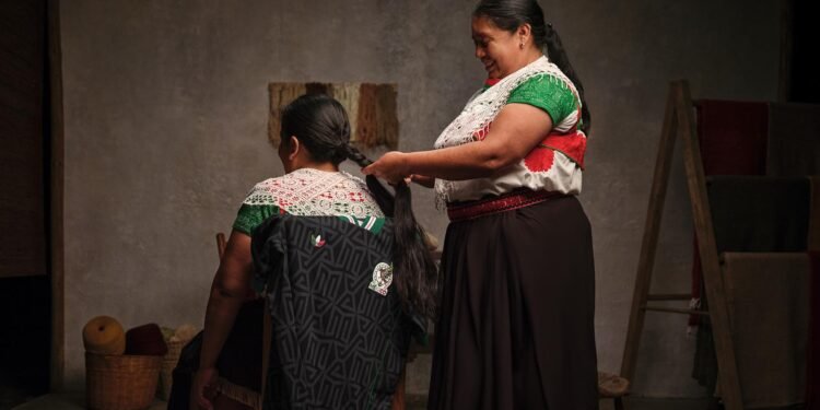 Ellas son las artesanas detrás del nuevo jersey del Tri