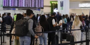 Aerolíneas mexicanas refuerzan controles por ébola; estas personas no podrán ingresar