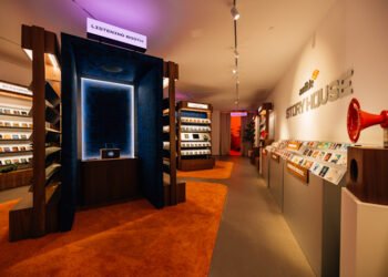 ¿Entrarías a una librería sin libros? Nueva York abre un espacio que rompe con la lectura tradicional