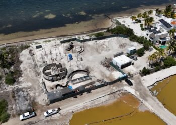 ¿Quién destruye la costa? La Profepa clausura proyectos y asegura maquinaria
