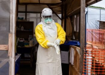 Ébola avanza; nuevos contagios entre personal médico encienden alertas