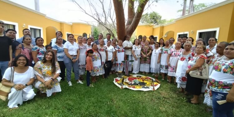 Tzucacab honra a sus parteras y al saber ancestral maya