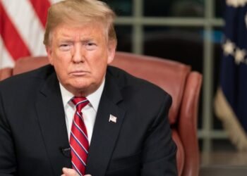 “Estoy preocupado”: Trump rompe el silencio por el brote de Ébola