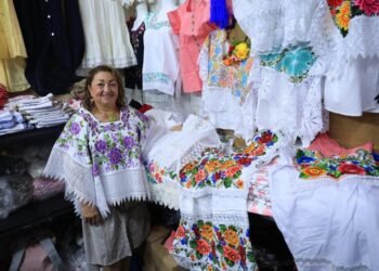 Todo un hit: moda yucateca conquista CDMX. ¿Qué prendas son las favoritas?