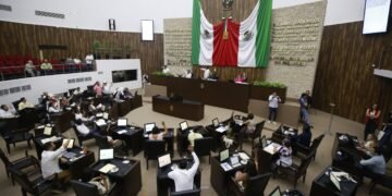 Congreso local despenaliza el aborto tras sanción económica por desacato