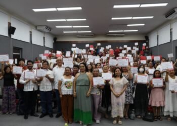 Avanza la preservación de la lengua maya; se gradúan 205 estudiantes