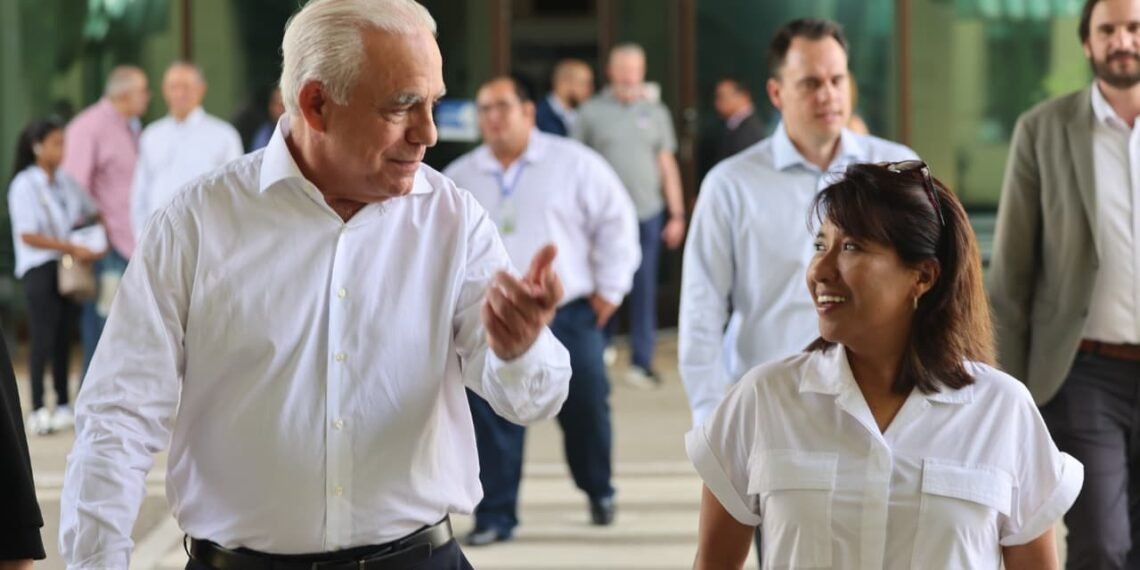 ¡Van contra el gusano barrenador! México acelera alianza con EU y Panamá para proteger al ganado