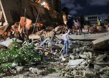 Venezuela eleva a 920 los muertos tras terremotos; la Guaira tiene más daños
