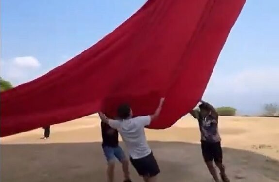 Entre risas y groserías: la acción de unos influencers que levantó una polémica
