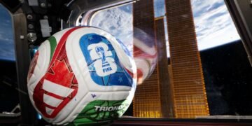 Del espacio a la cancha; astronautas de la NASA ayudan a entender el balón del Mundial 2026
