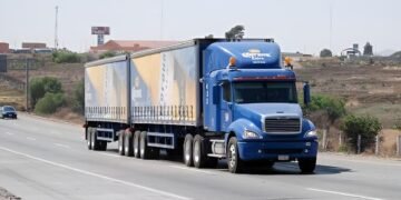Asaltos y amenazas golpean rutas de suministro de alimentos al estado