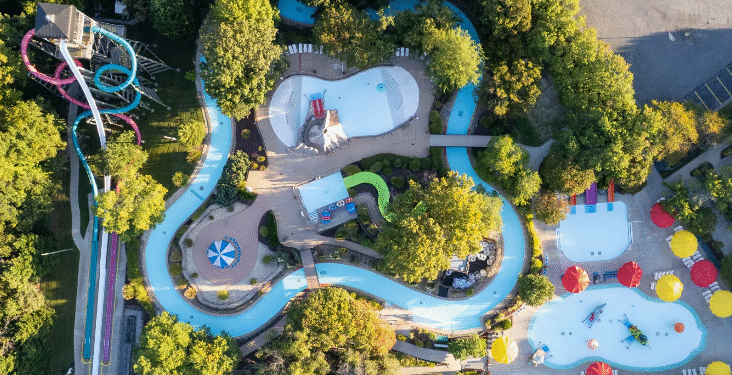 ¿Un día de diversión? Bebé nace de forma inesperada en un parque acuático de EU