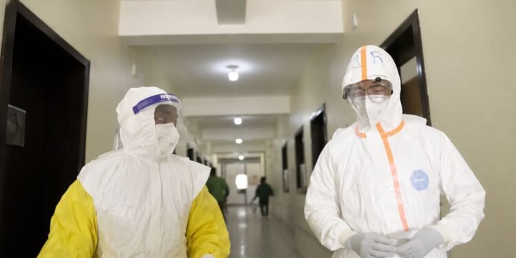 Brote de ébola en el Congo deja 254 muertes y más de mil casos confirmados; OMS pide apoyo internacional