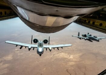Escala la tensión en Medio Oriente; EU responde con bombardeos tras ataque iraní a un carguero