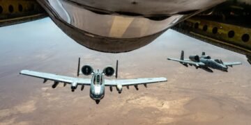 Escala la tensión en Medio Oriente; EU responde con bombardeos tras ataque iraní a un carguero
