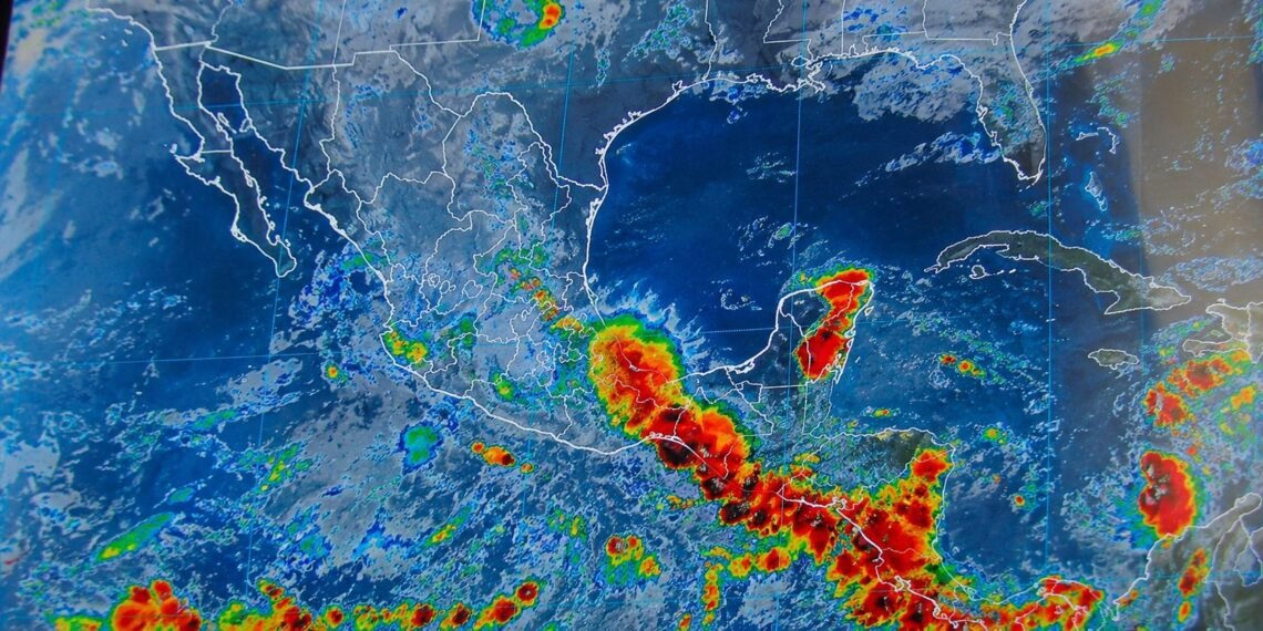 Junio arranca bajo el agua; temporal pone en alerta a varias regiones de México