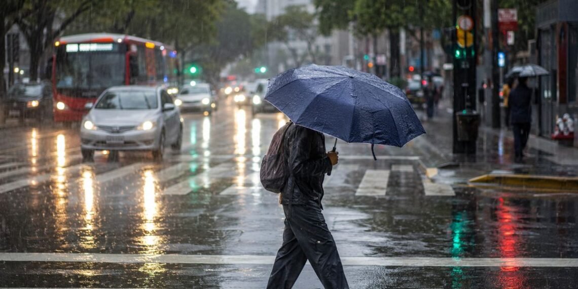 ¿Planes para salir? Lluvias y tormentas seguirán hasta el lunes