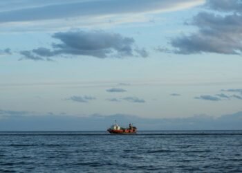 Escala la crisis en Medio Oriente: Irán cierra el estrecho de Ormuz