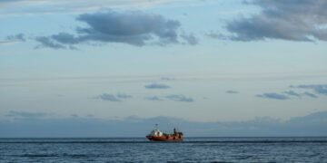 Escala la crisis en Medio Oriente: Irán cierra el estrecho de Ormuz