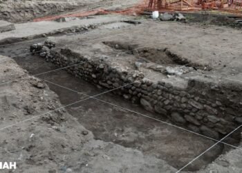 Descubren en Hidalgo un edificio con relieves de la Pirámide de los Atlantes. Esto revela