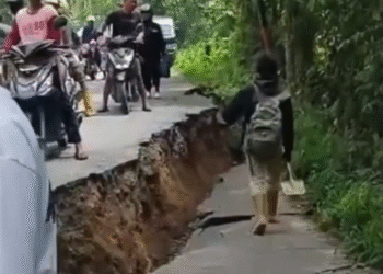 Terremoto de magnitud 6.7 golpea Indonesia; reportan daños y heridos