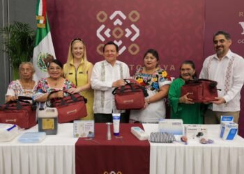 ¿Sabías que cientos de parteras mayas ya forman parte del sistema de salud?