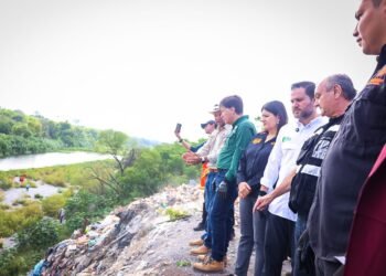 Residuos en el Río Santa Catarina en Nuevo León reabren polémica ambiental