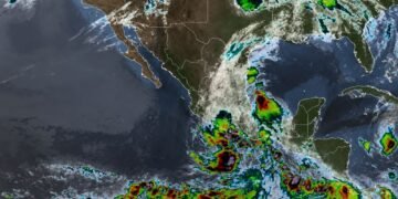 Se encienden las alertas por la depresión tropical Dos-E; esto es lo que se espera en las próximas horas