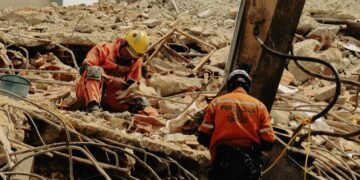Mientras continúan los rescates, otro sismo pone en alerta a Venezuela