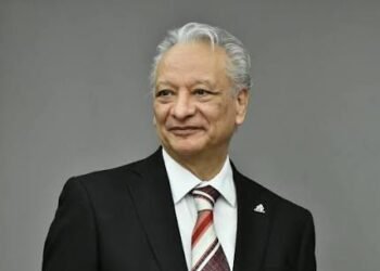 Acusan a exdirector de Pemex por violencia familiar