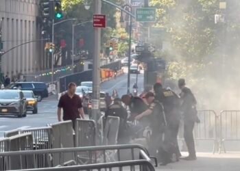 Incendio frente a la sede del ICE es investigado como acto de terrorismo