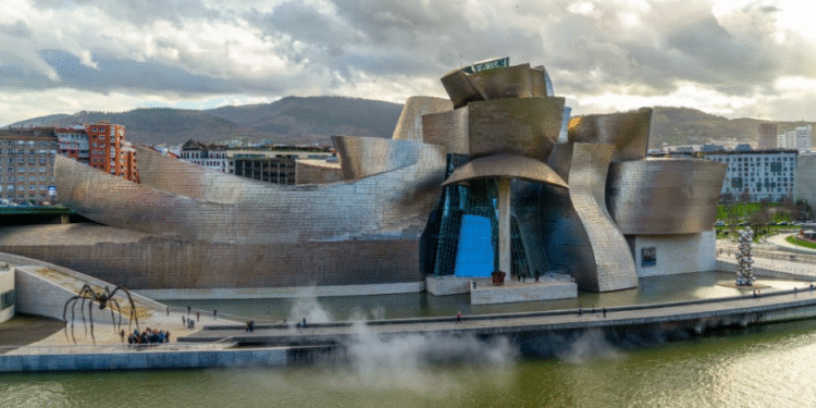 ¿El nuevo ícono del mundo? Guggenheim Bilbao busca convertirse en una de las 7 Maravillas Contemporáneas