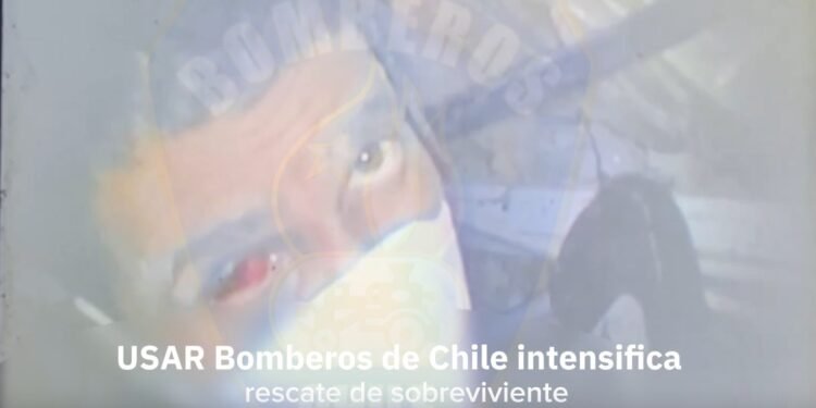 Entre concreto y polvo: las imágenes del rescate de Hernán conmueven al mundo