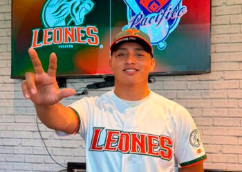 ¡Del salón de clases al diamante! Estudiante de la UADY firma con los Leones de Yucatán