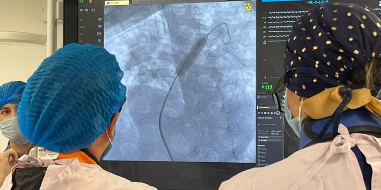 Médicos de Mérida salvan el corazón de tres menores con cateterismos gratuitos
