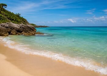 Vacaciones de verano arrancan con luz verde para 284 playas; cinco siguen bajo alerta sanitaria