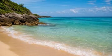 Vacaciones de verano arrancan con luz verde para 284 playas; cinco siguen bajo alerta sanitaria