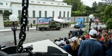 ¿Adiós a miles de camioneros? La nueva orden de Trump genera controversia