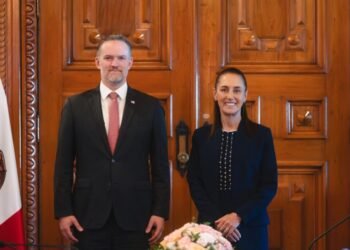 Sheinbaum recibe a enviado de Trump; inicia diálogo clave en el T-MEC