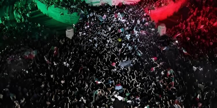 Miles de yucatecos toman las calles tras el histórico triunfo de México