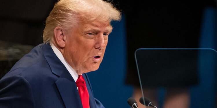 Criptomonedas disparan la fortuna de Trump; él rechaza conflicto de interés