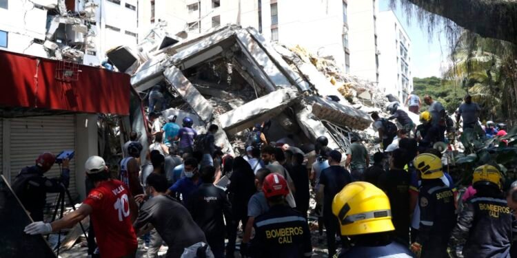 ¿Cómo lograron sobrevivir? Madre y bebé son rescatados tras terremoto