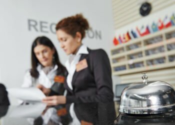 Récord de empleo turístico en 2026: mujeres lideran el sector