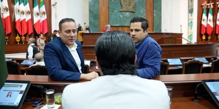 Domingo decisivo: diputados resolverán nueva salida de Rocha Moya