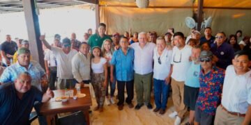 Rafa Marín aborda sargazo, seguridad y turismo con cooperativistas