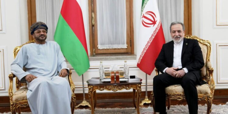 Irán y Omán anuncian acuerdos para gestionar el Estrecho de Ormuz