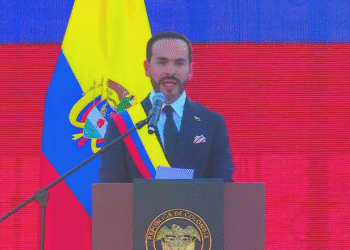 Colombia gira a la derecha: De la Espriella asume el poder